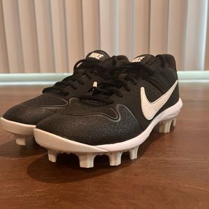 Nike soccer shoes for kids  (size 5 US)